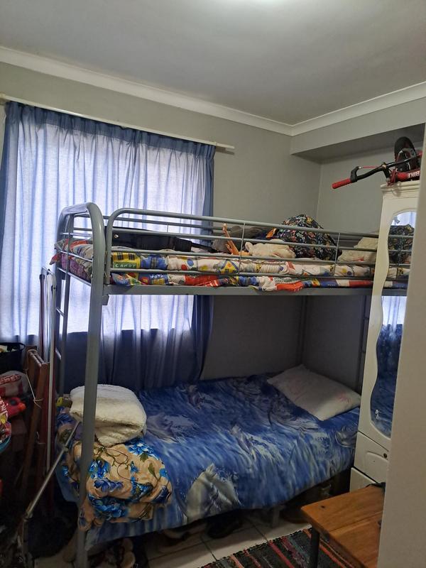 2 Bedroom Property for Sale in Uitzicht Western Cape